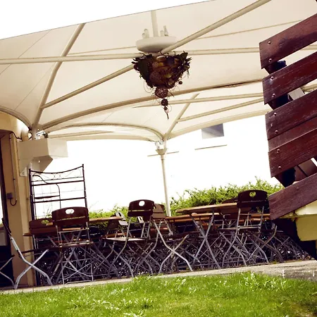 Campanile Hotel Senlis (Oise)