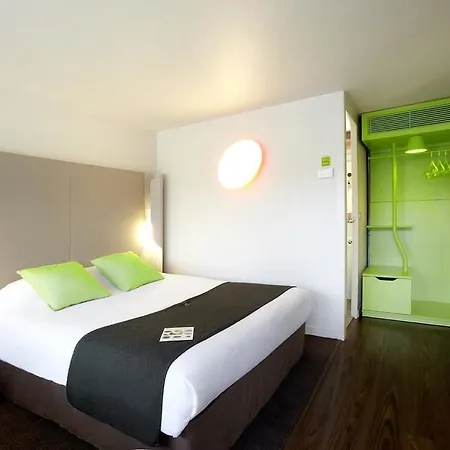 Campanile Senlis Hotel